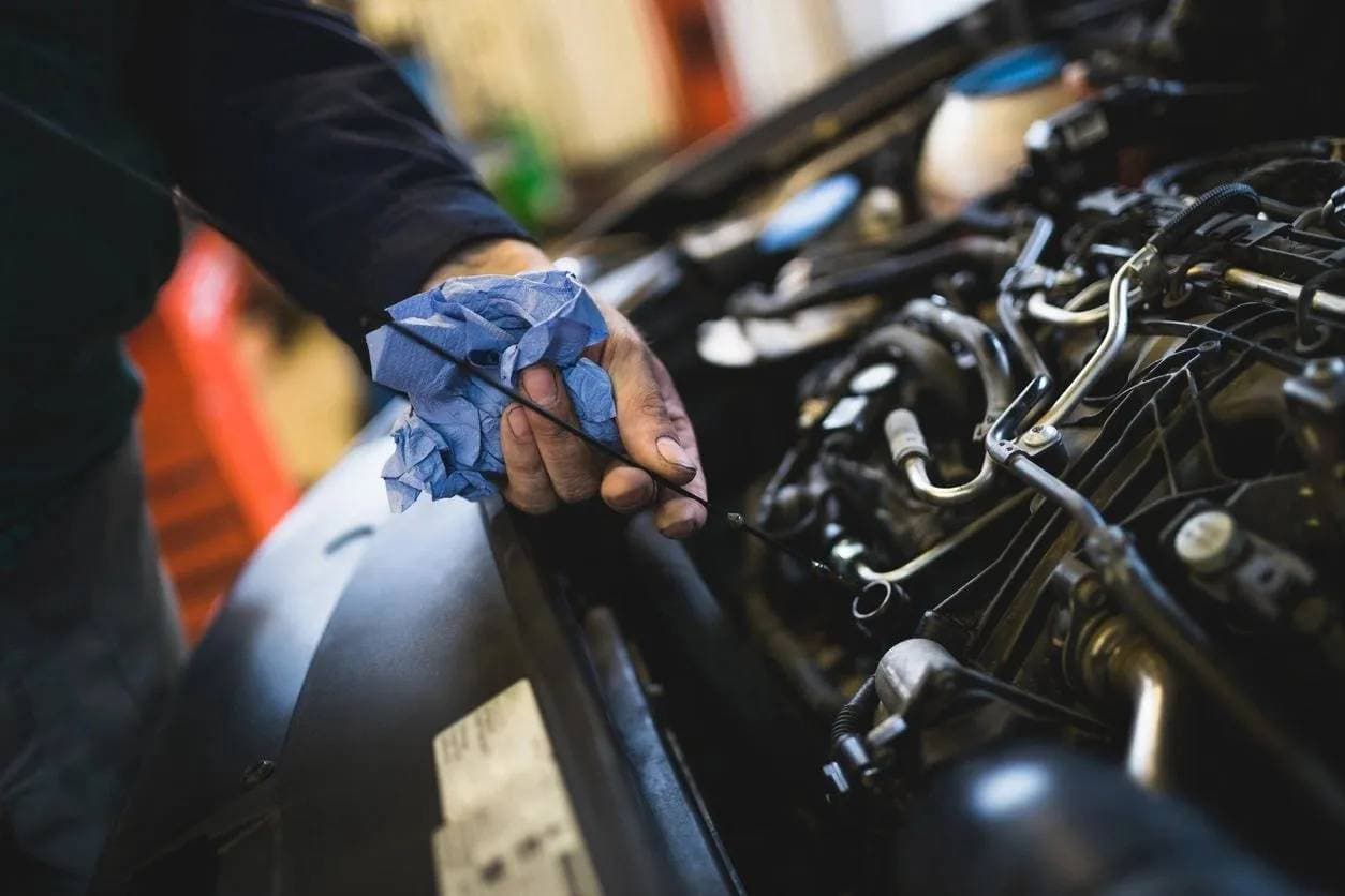 Mobile Oil Change & Fluid Check - Mobile Mechanic Service